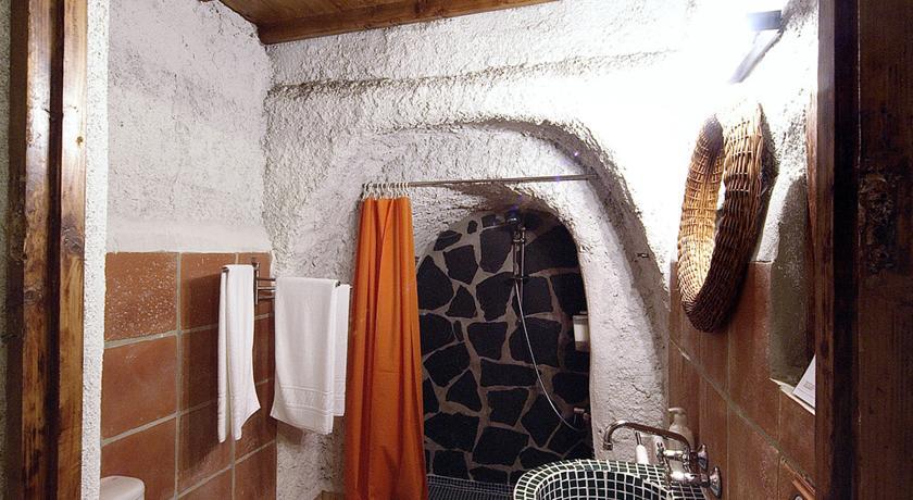 Superior Cave One-Bedroom Apartment
