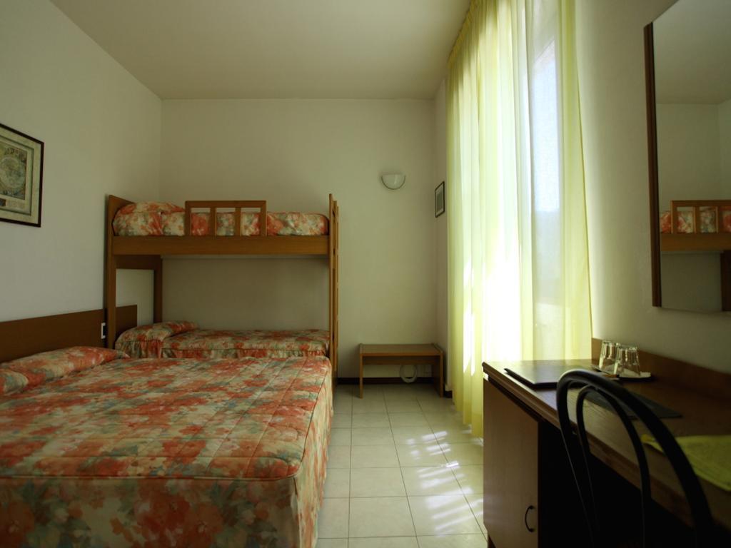 Quadruple Room,705367249:JPEG