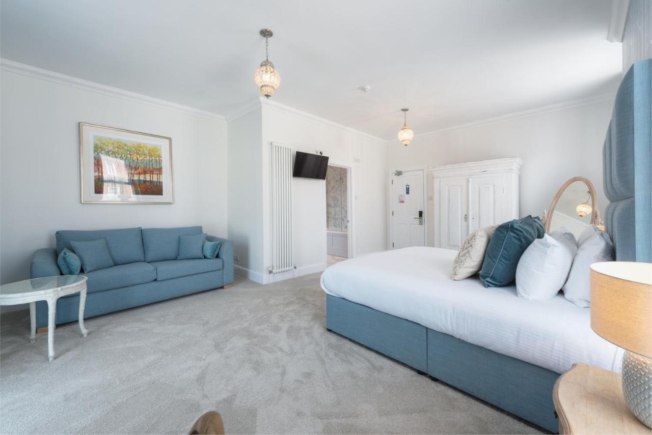 Family Room (2 Adults + 2 Children)