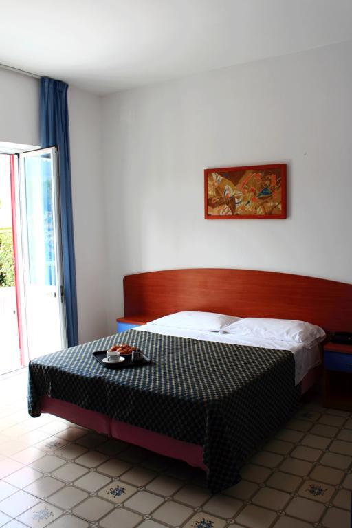 Standard Quadruple Room,467159388:JPEG