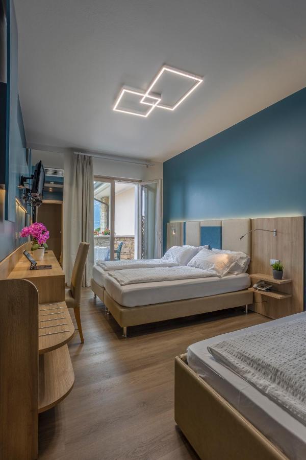 Superior Dreibettzimmer mit einem Balkon und Seeblick