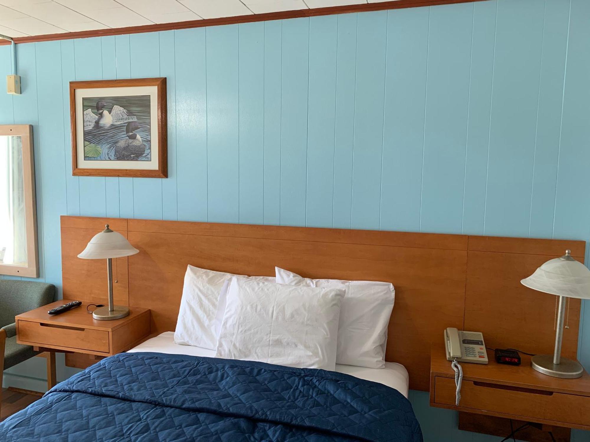 Standard Queen Room