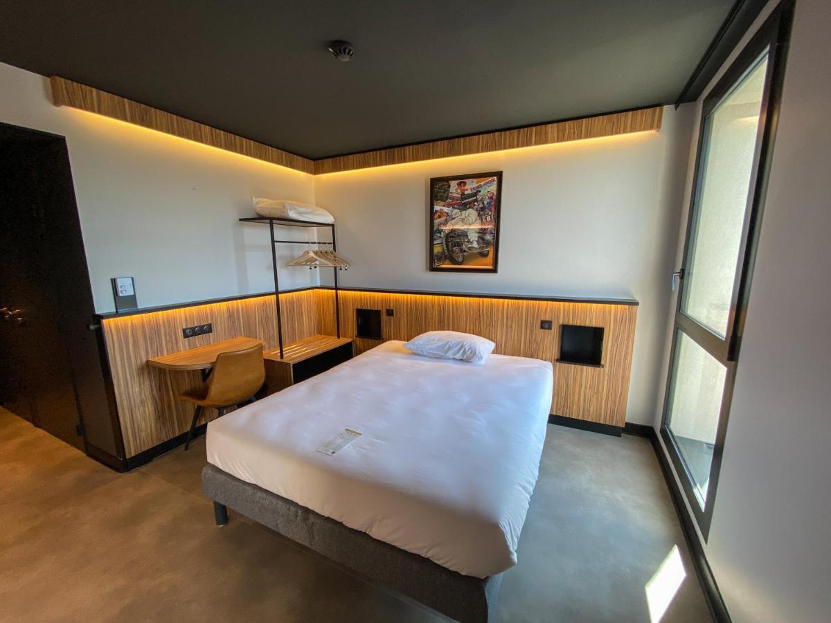 Chambre Triple - Accessible aux Personnes à Mobilité Réduite