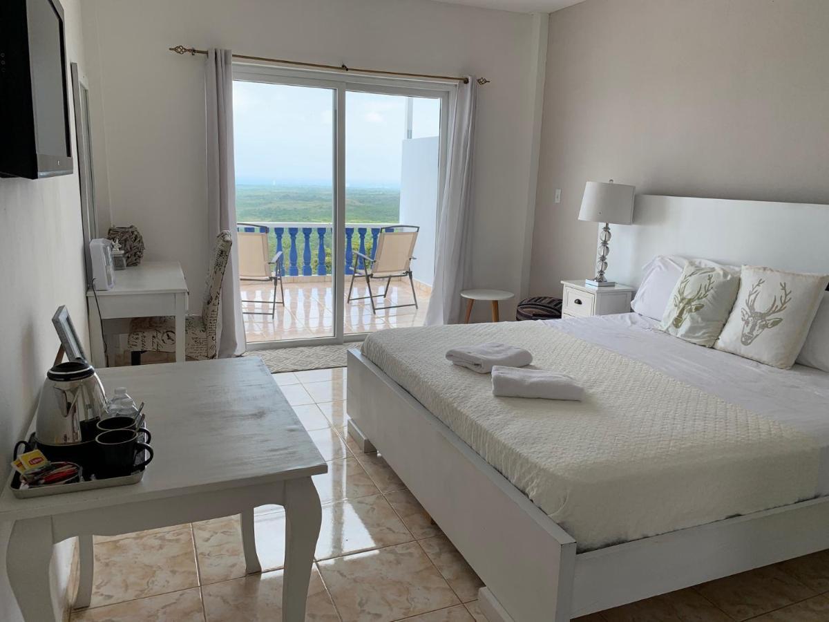 Deluxe Suite with Sea View