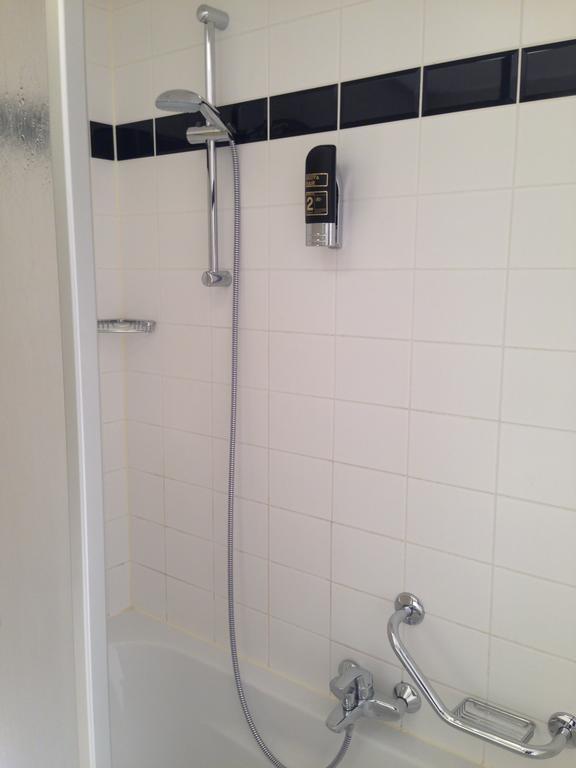 Deluxe Twin Room Bathtub,111840834:JPEG