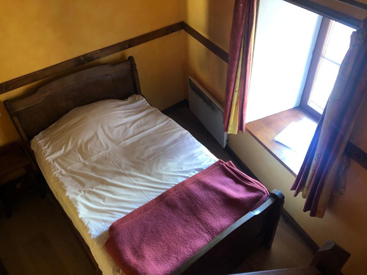 Basic Triple Room