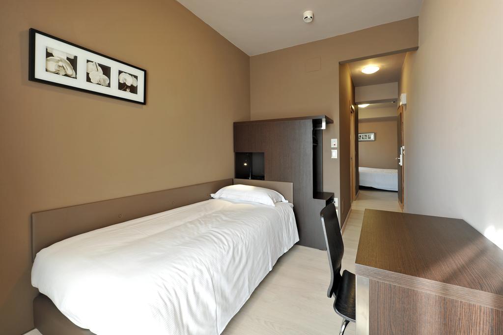 Economy Triple Room,112259526:JPEG