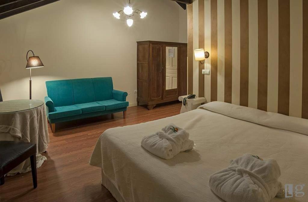 Double Room,1122592533:JPEG
