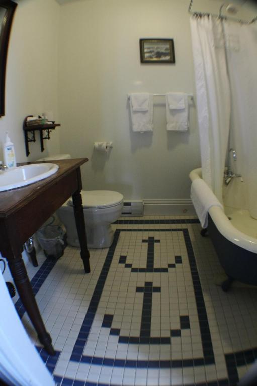 Queen Suite