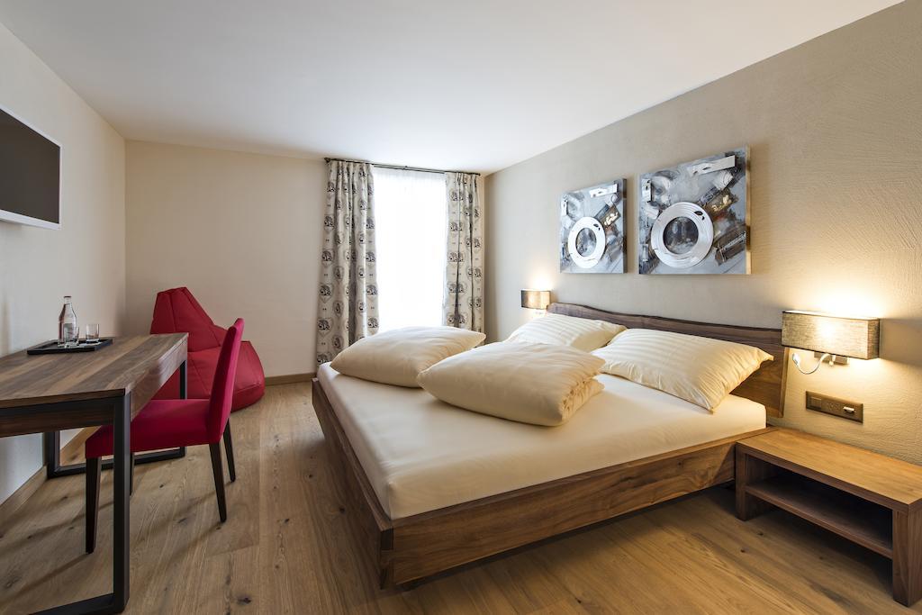 Standard Double Room,113133390:JPEG