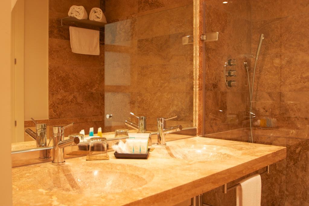 Apartamento Luxo com 3 Quartos e 3 Casas de Banho