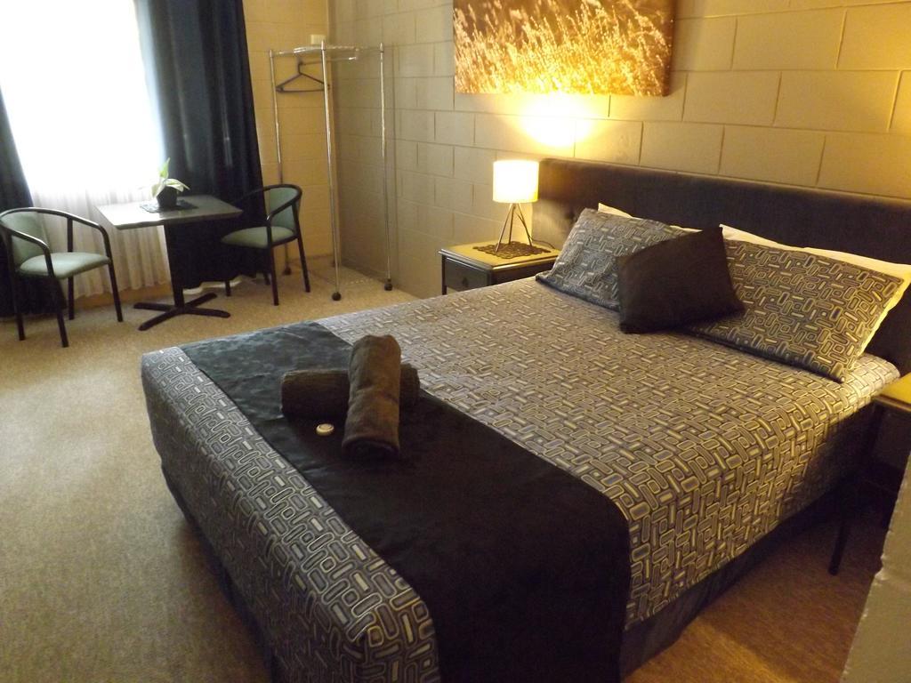 Deluxe Queen Room