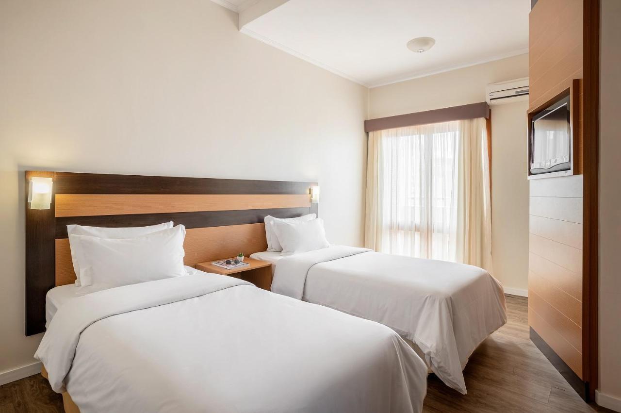 Standard Twin 2 Single Beds