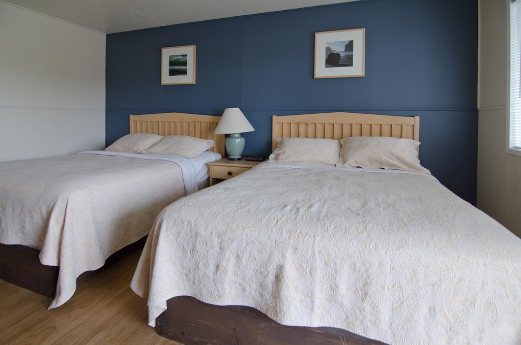 Standard Queen Room Two Queen Beds