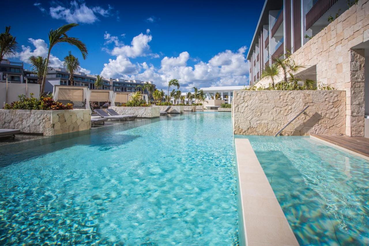Suite Swim Up com Banheira de Hidromassagem Exterior e Acesso Wi-Fi Gratuito
