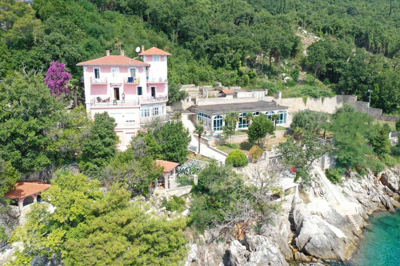 Doppelzimmer mit Balkon und Meerblick