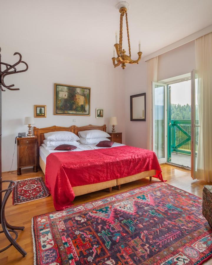 Deluxe Double or Twin Room Lake View