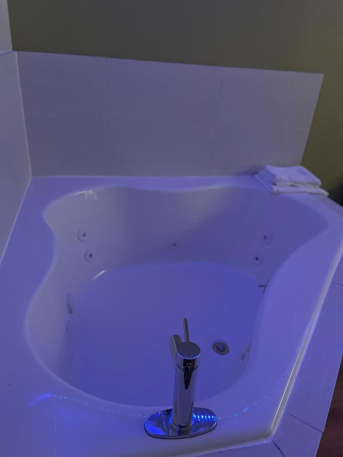 Deluxe Suite with Spa Bath