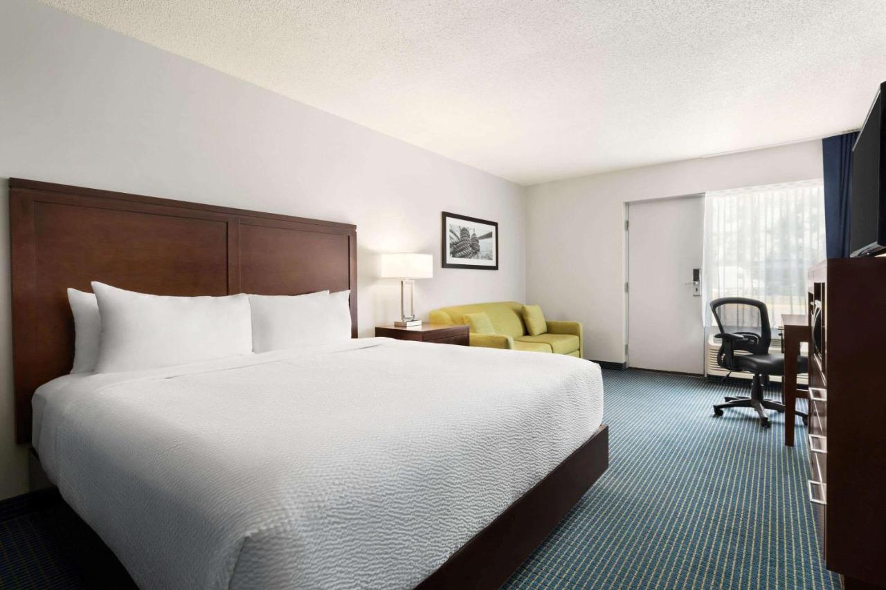 Premium King Room - Non-Smoking, Exterior Corridor