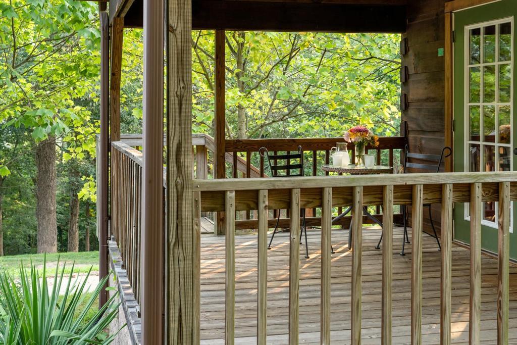Smoky Mountains Cabin (Family Friendly, Pet Friendly, No Breakfast)