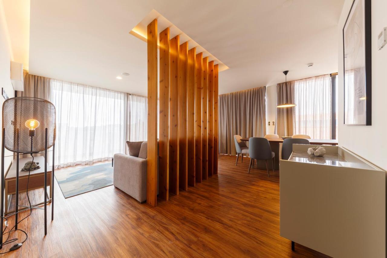 Apartamento Superior com 2 Quartos e Vista Marina