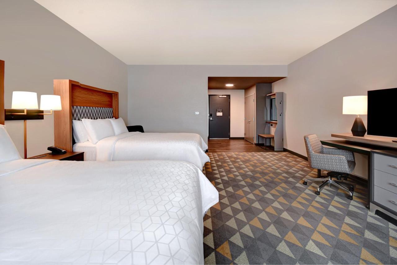 Premium Queen Room Two Queen Beds