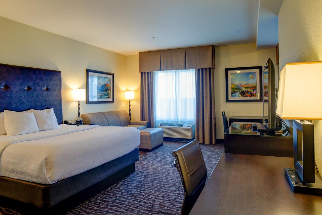 King Suite Kitchenette