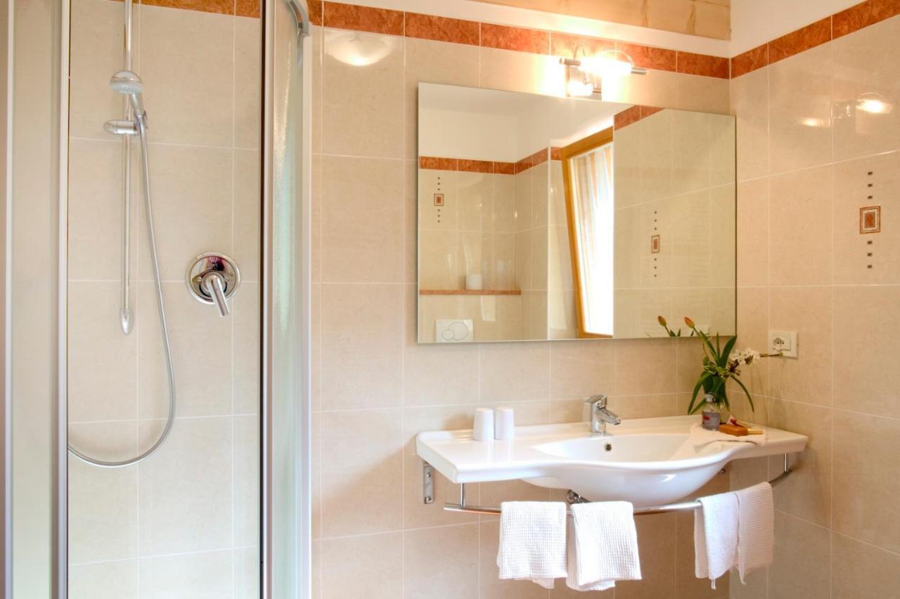 Appartamento con 1 Camera da Letto e Vista Piscina