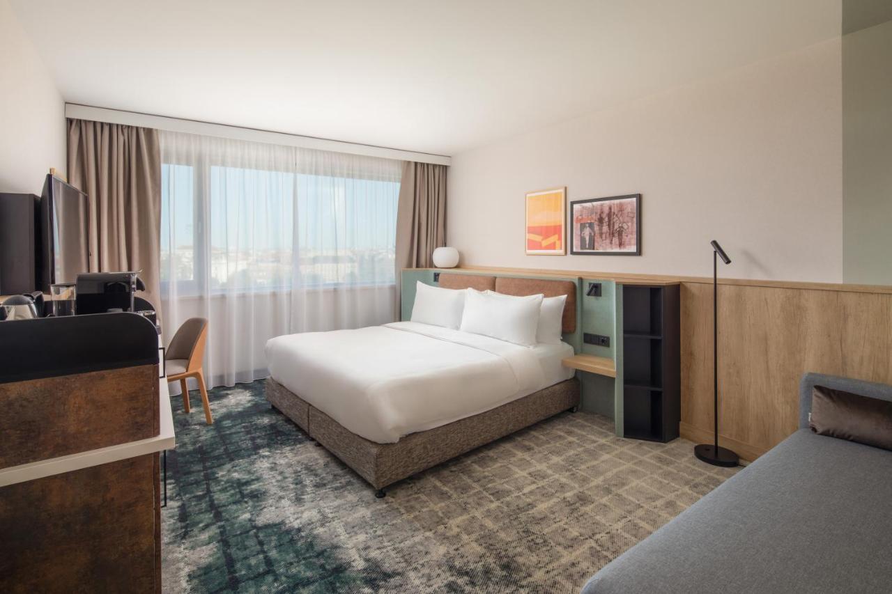 Premium Zimmer mit Kingsize-Bett und Zugang zur Club Lounge