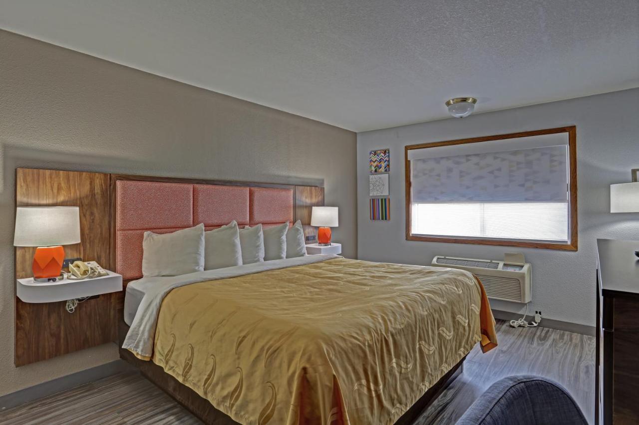 King Room - Accessible/Non-Smoking