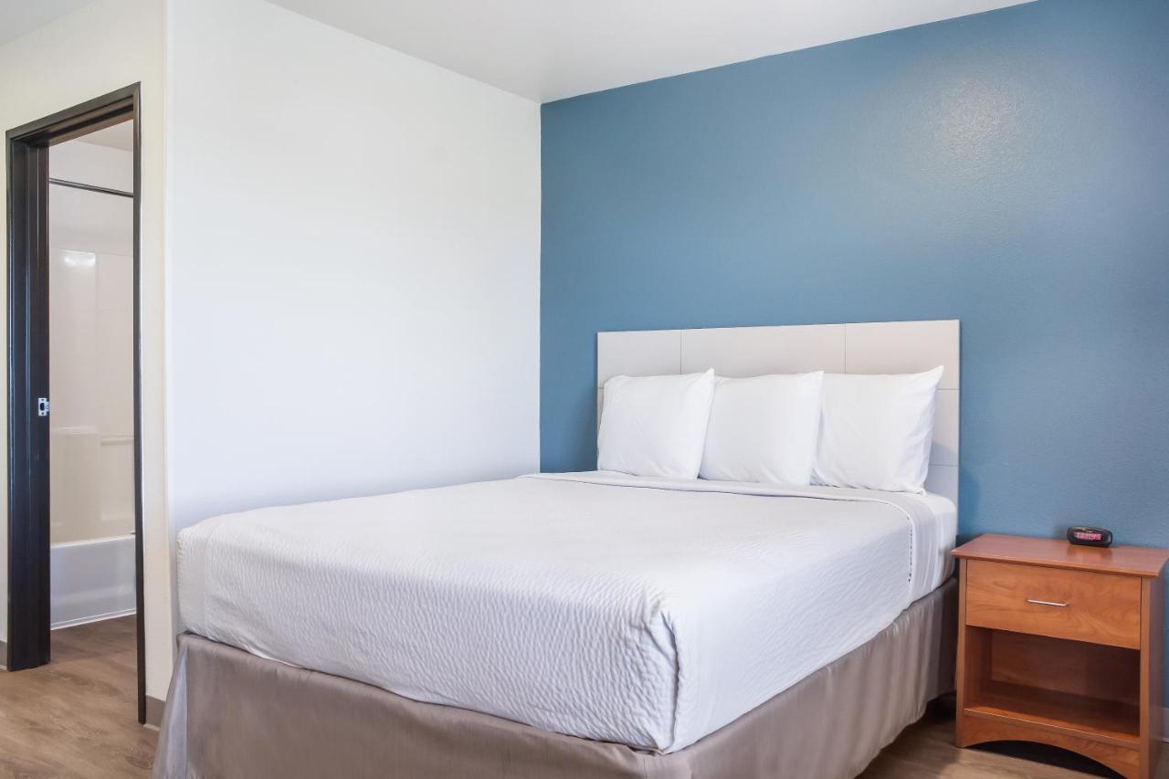 1 Queen Bed, Suite, Nonsmoking, Accessible