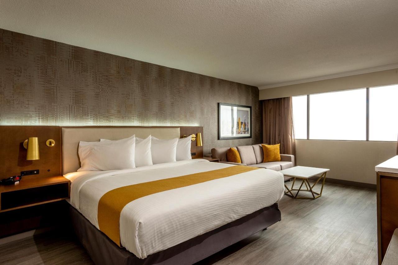 Platinum Room King Bed