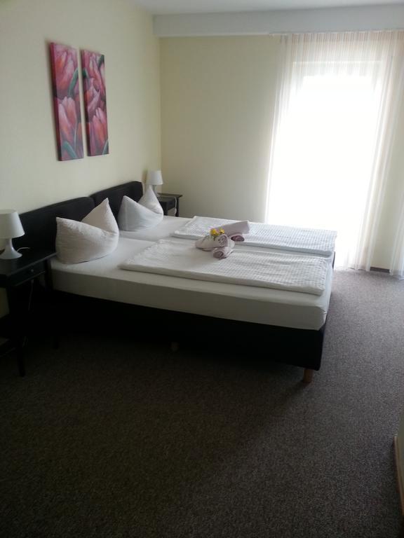 Doppelzimmer mit Balkon