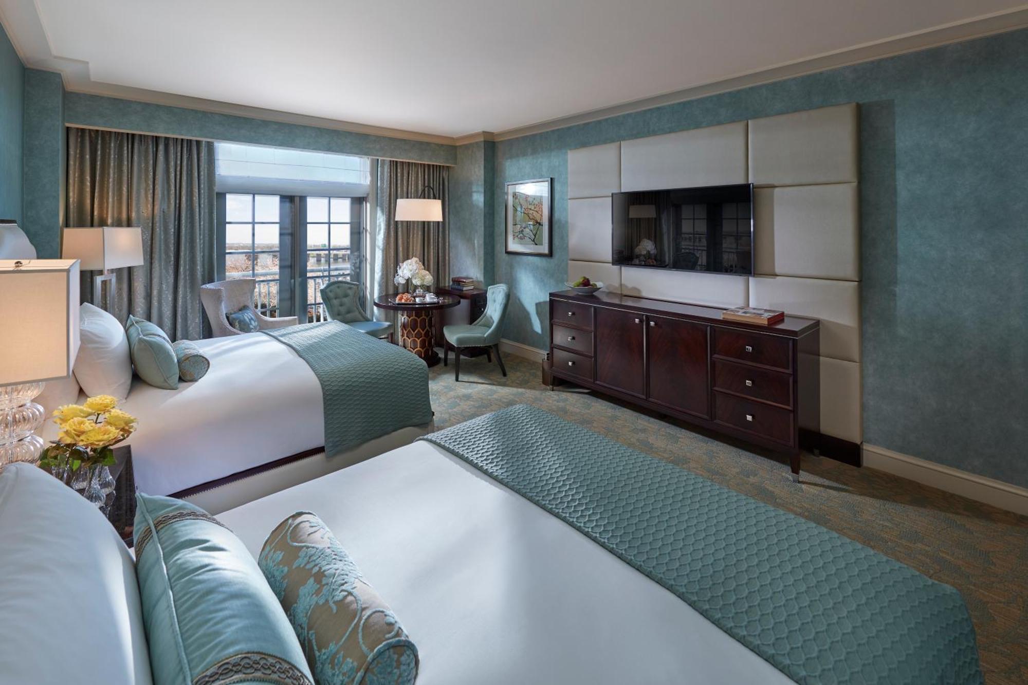 Deluxe Water View Double Queen Room