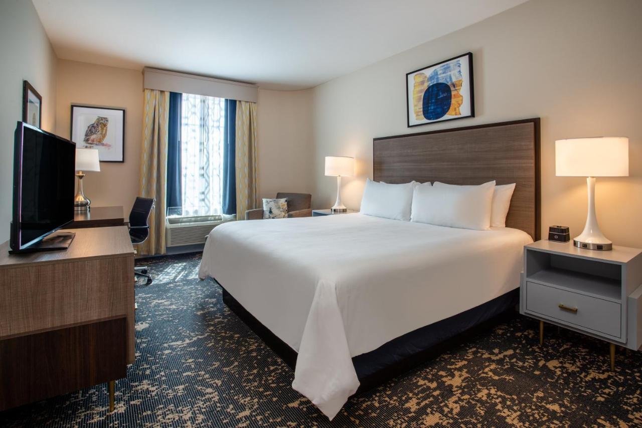 Standard King Room