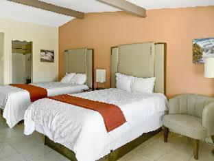 Queen Room with Two Queen Beds and Kitchenette - Non-Smoking