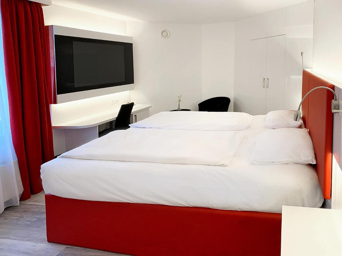 Large Double Room,1156987188:JPEG