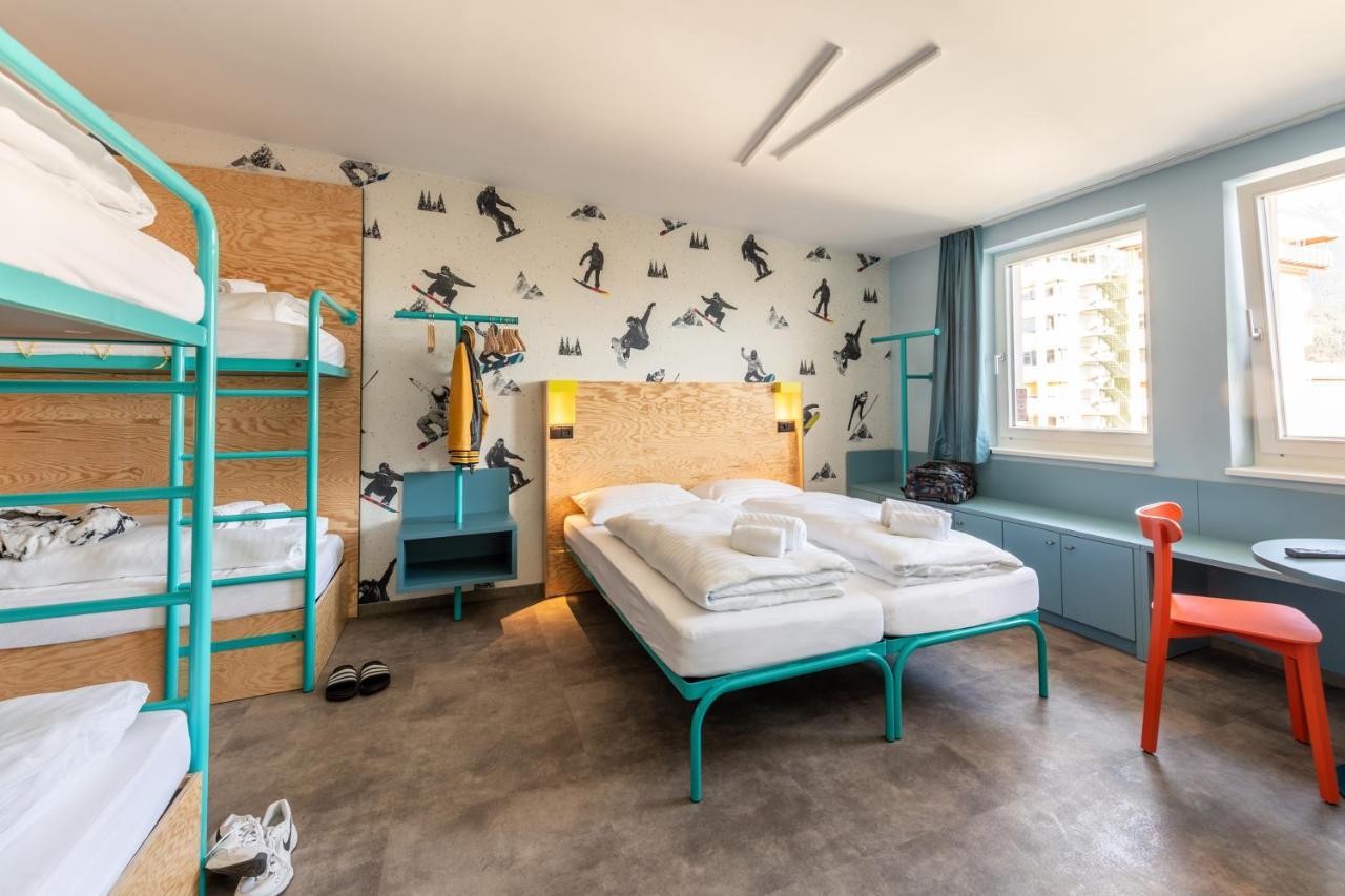 6-Bed Room,1157405151:JPEG