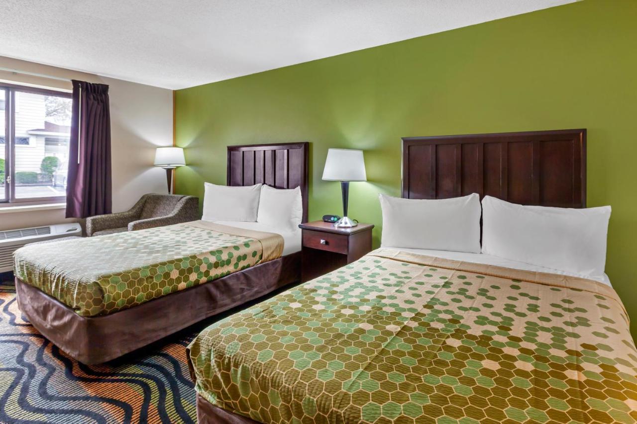 Queen Room with Two Queen Beds - Non-Smoking