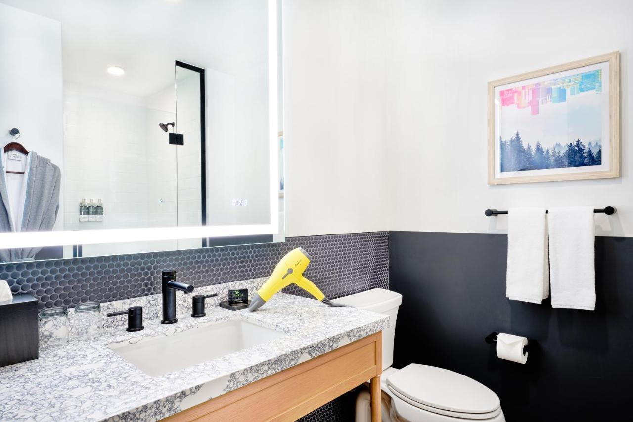 King Room Roll Shower Disability Access