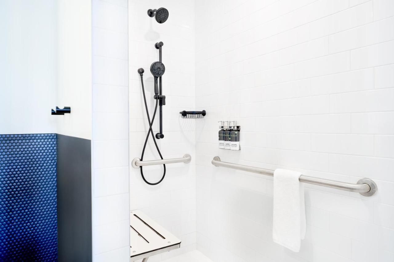 King Room Roll Shower Disability Access