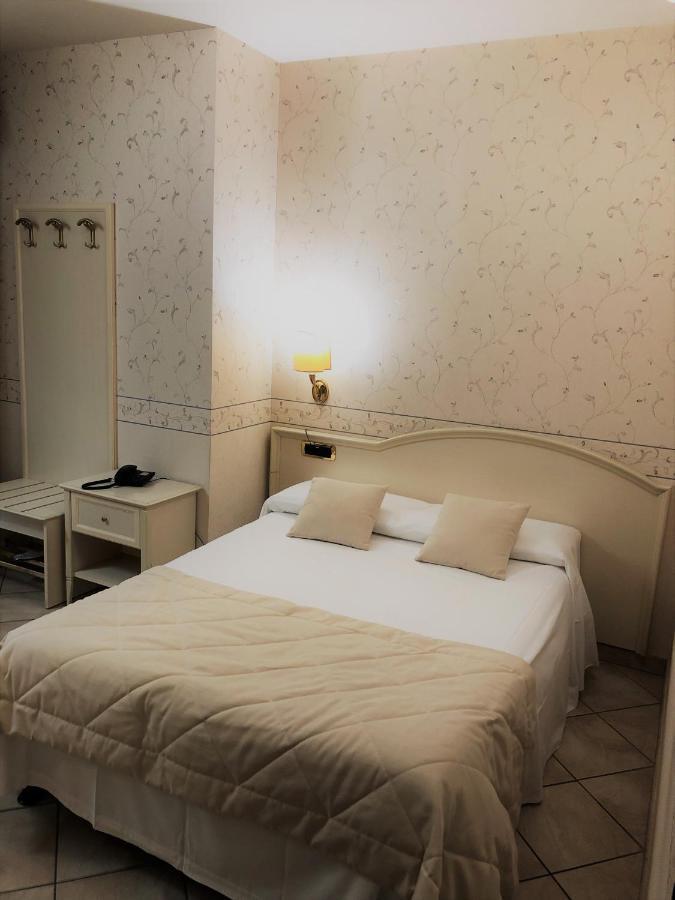 Single Room French Bed,1162462983:JPEG