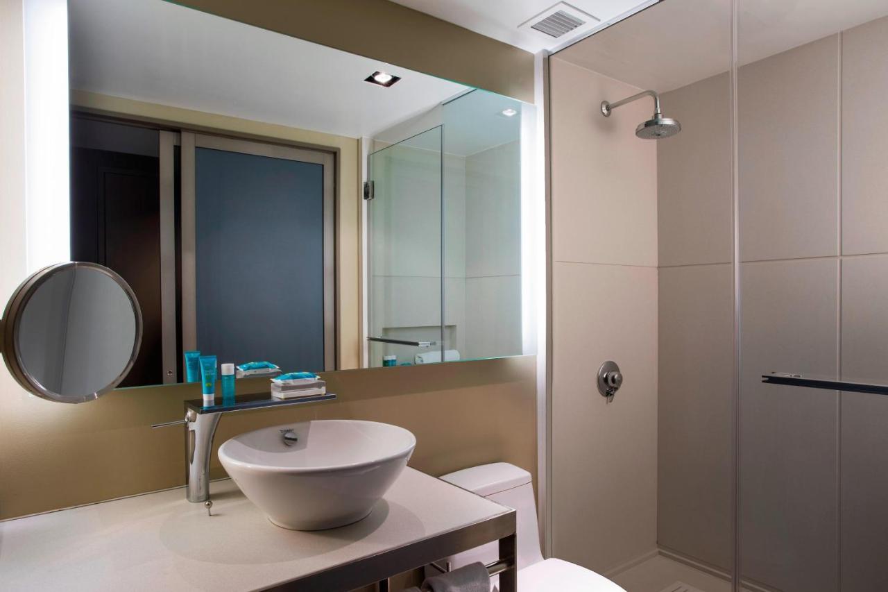 Spectacular Guest room, 2 Double, Skyline view