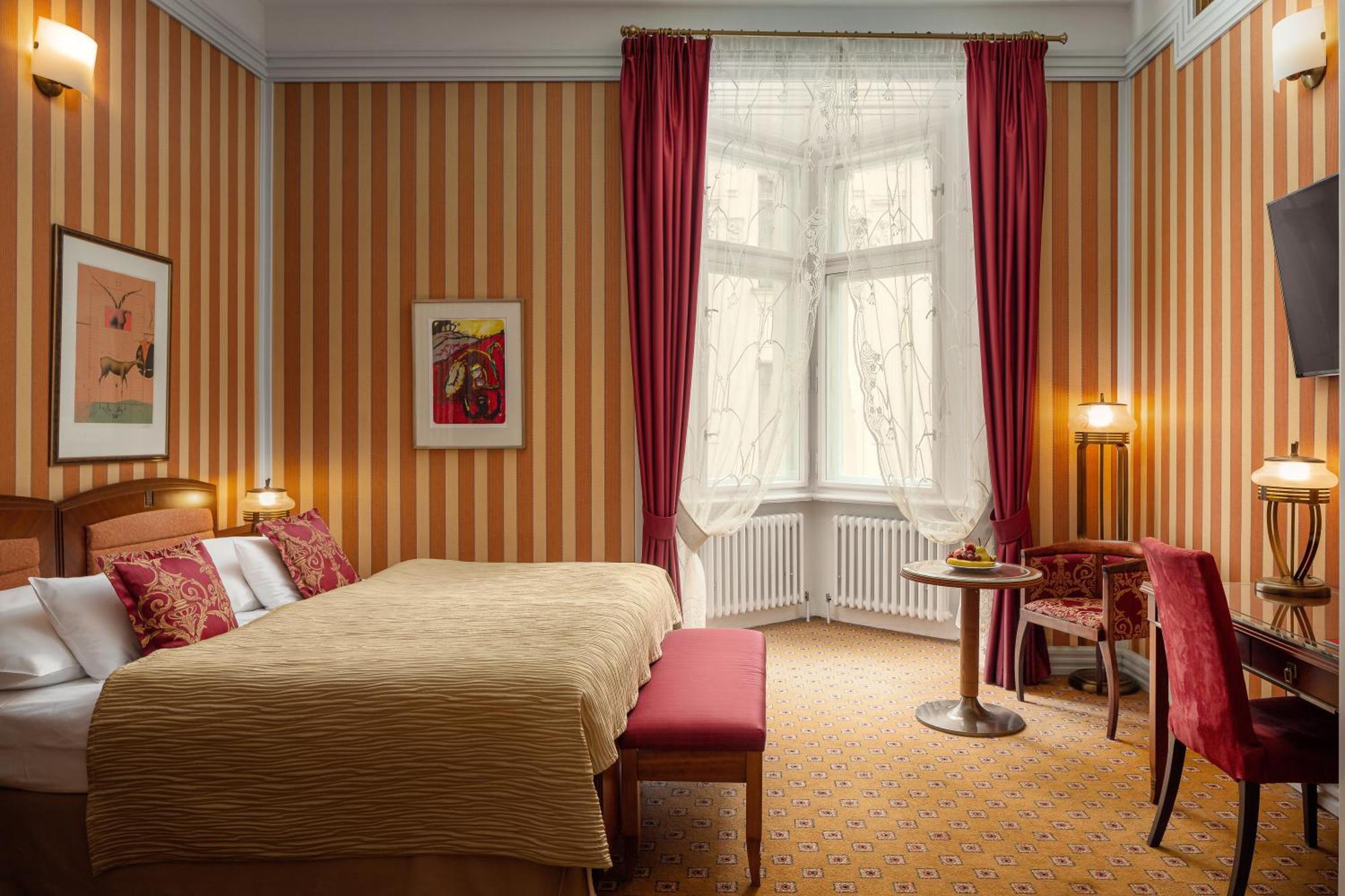 Deluxe Double or Twin Room