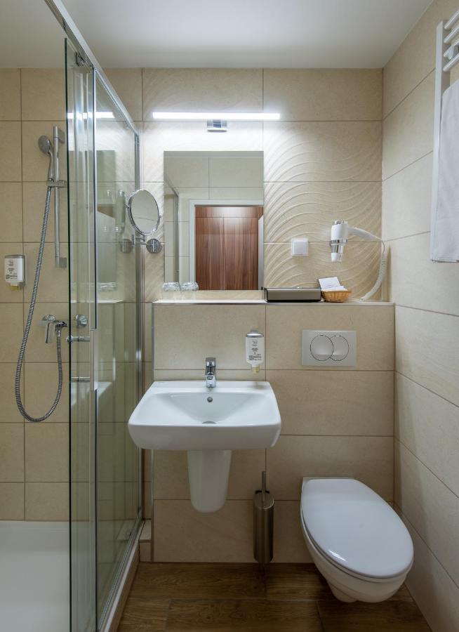Superior Double or Twin Room Lake View