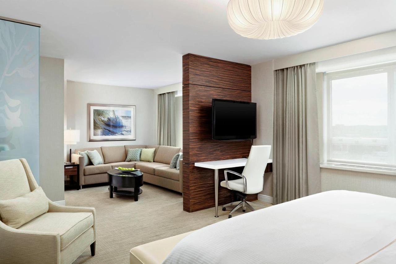 Executive Crown Suite 1 Bedroom Presidential Suite