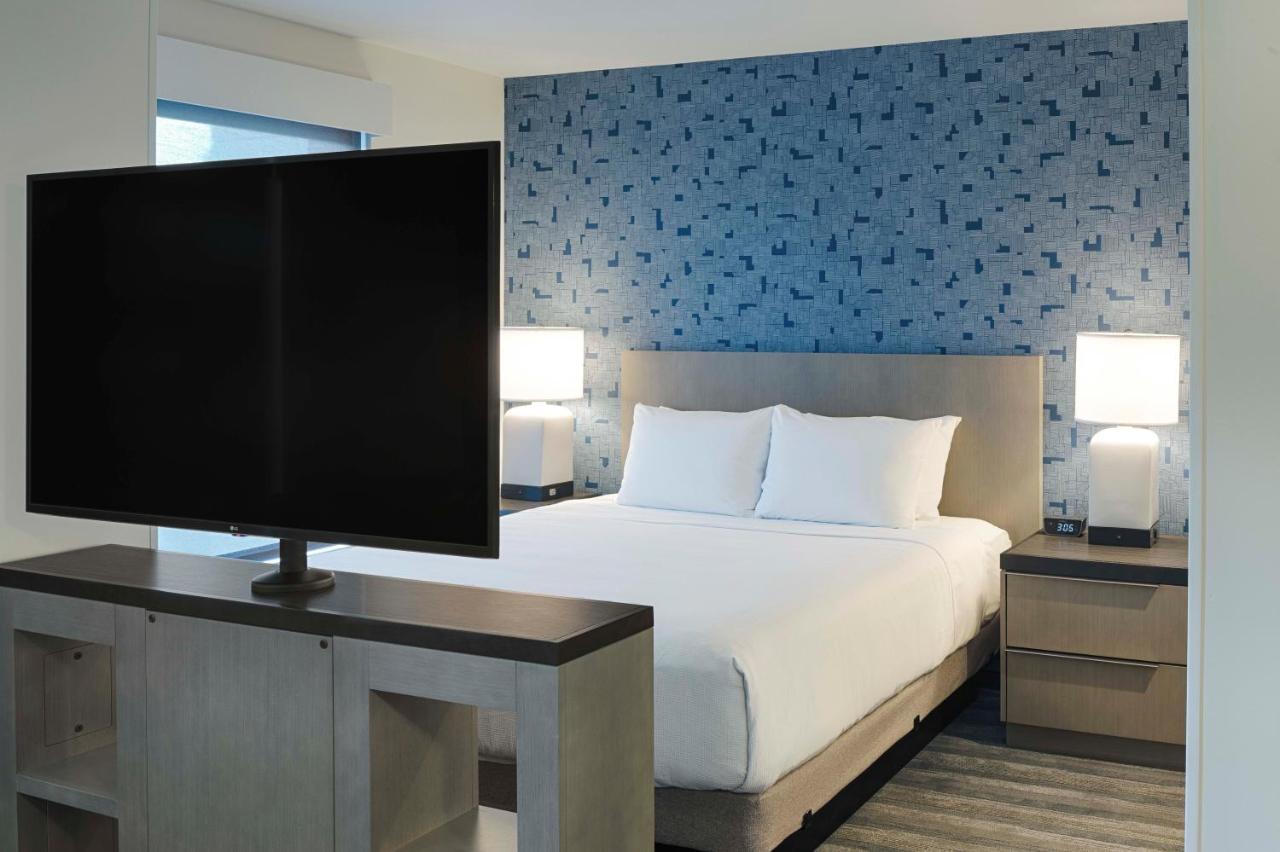 King Studio Suite with Kitchen and Sofa Bed