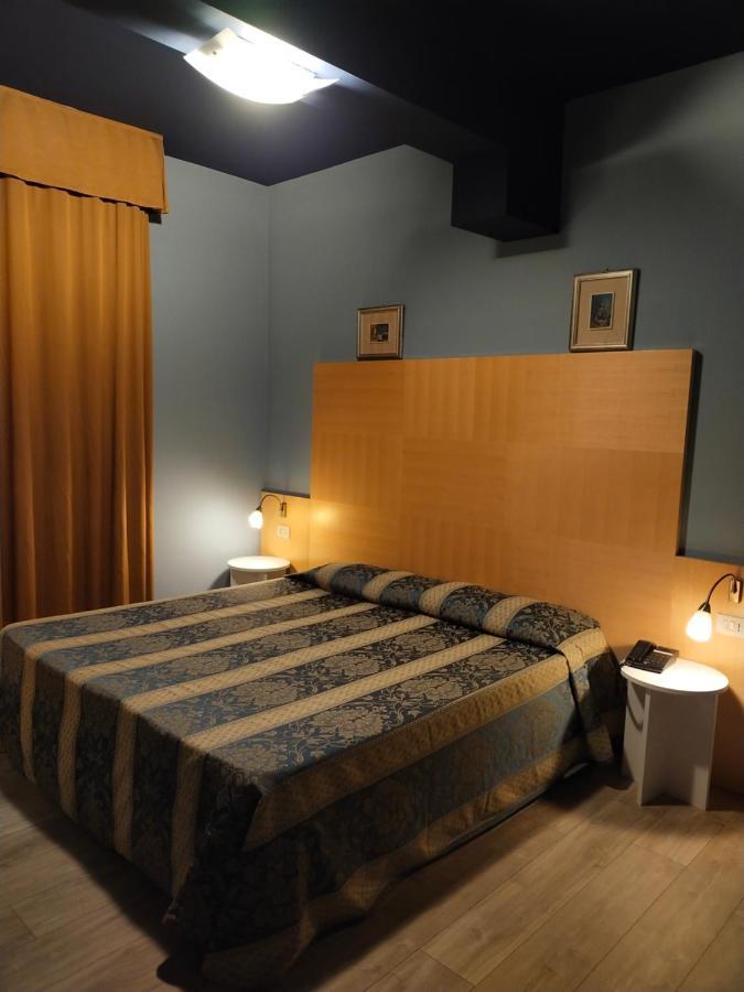 Standard Double or Twin Room,1162292484:JPEG