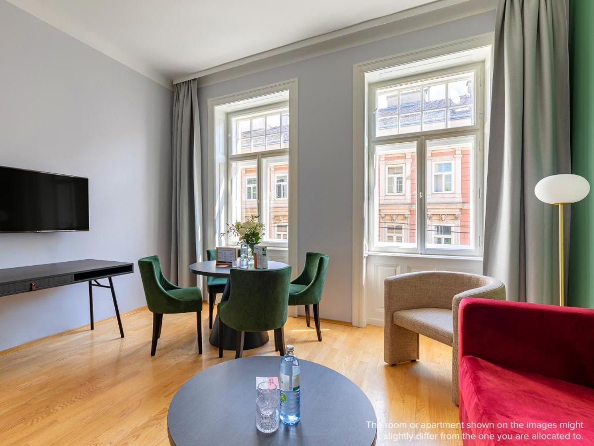 Large 1 Bedroom Apartment Balcony