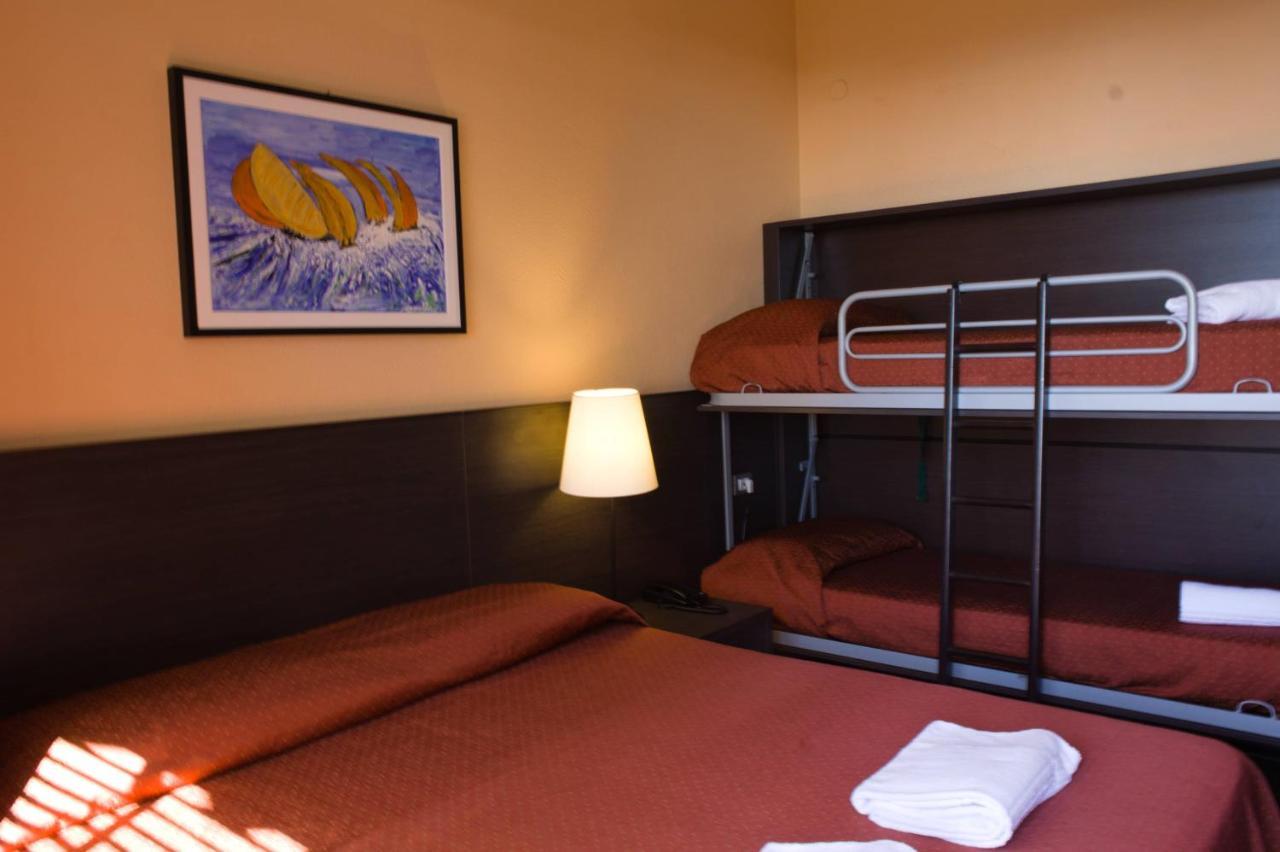 Standard Quadruple Room,1498640284:JPEG